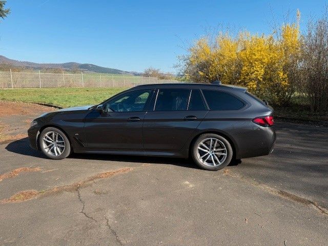 Image of BMW 530