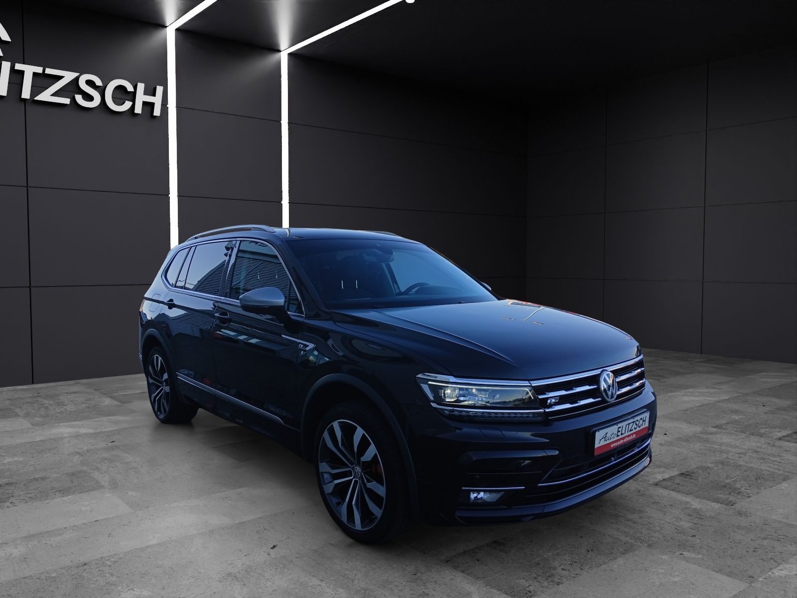 Fahrzeugabbildung Volkswagen Tiguan Allspace TDI Highline DSG 4M R-Line LED A