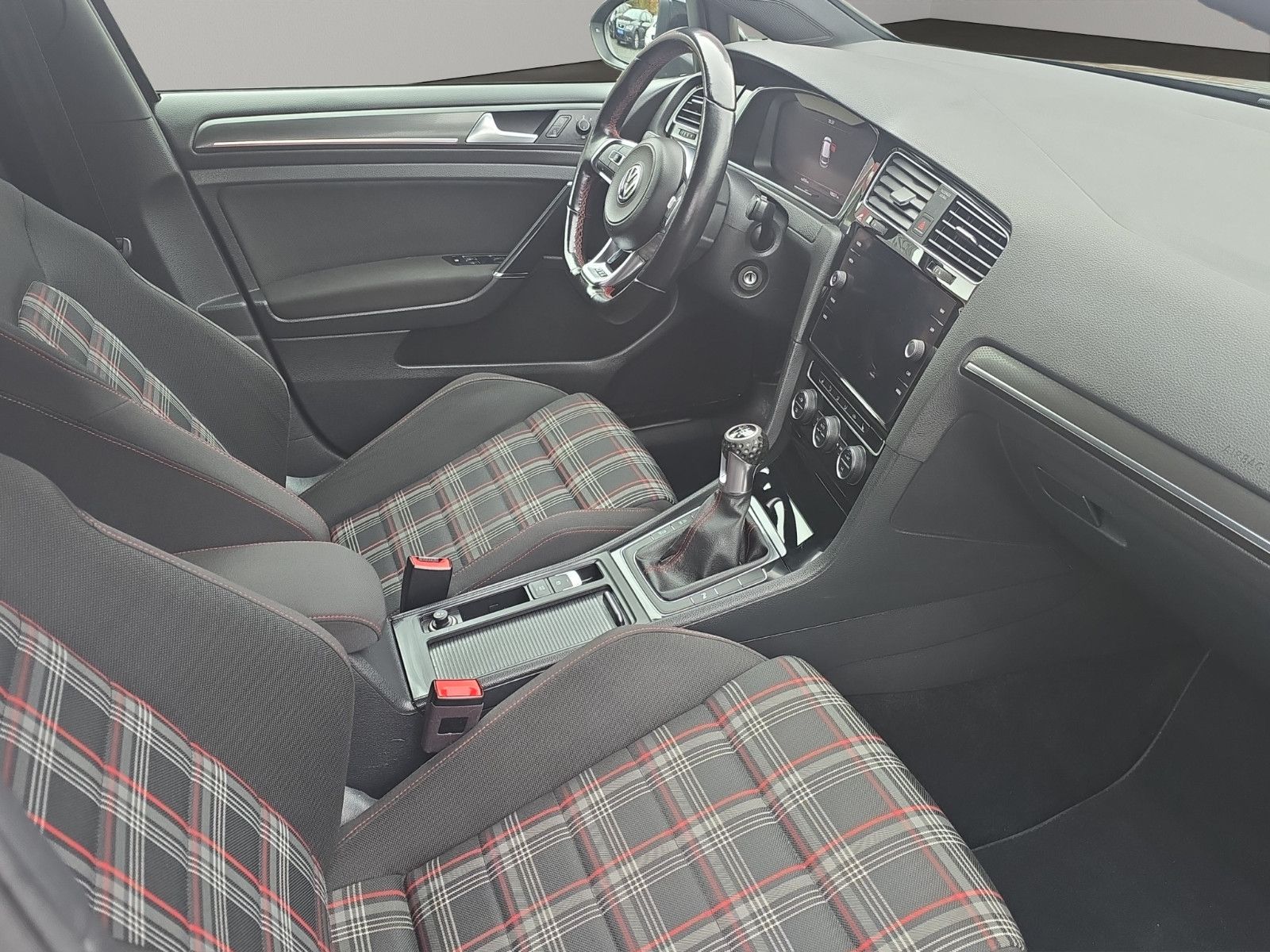 Fahrzeugabbildung Volkswagen Golf VII GTI PERFORMENCE+LED+DIGITAL TACHO+PDC