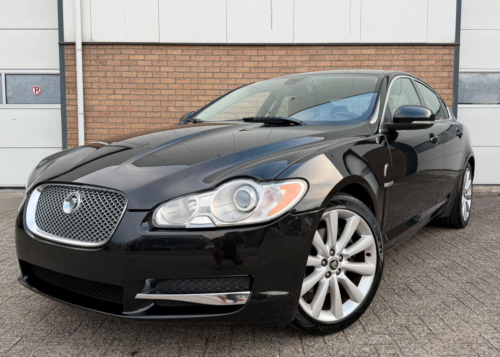 Jaguar XF 3.0 V6"LUXURY"1-HAND"TOP-ZUSTAND"VOLL"