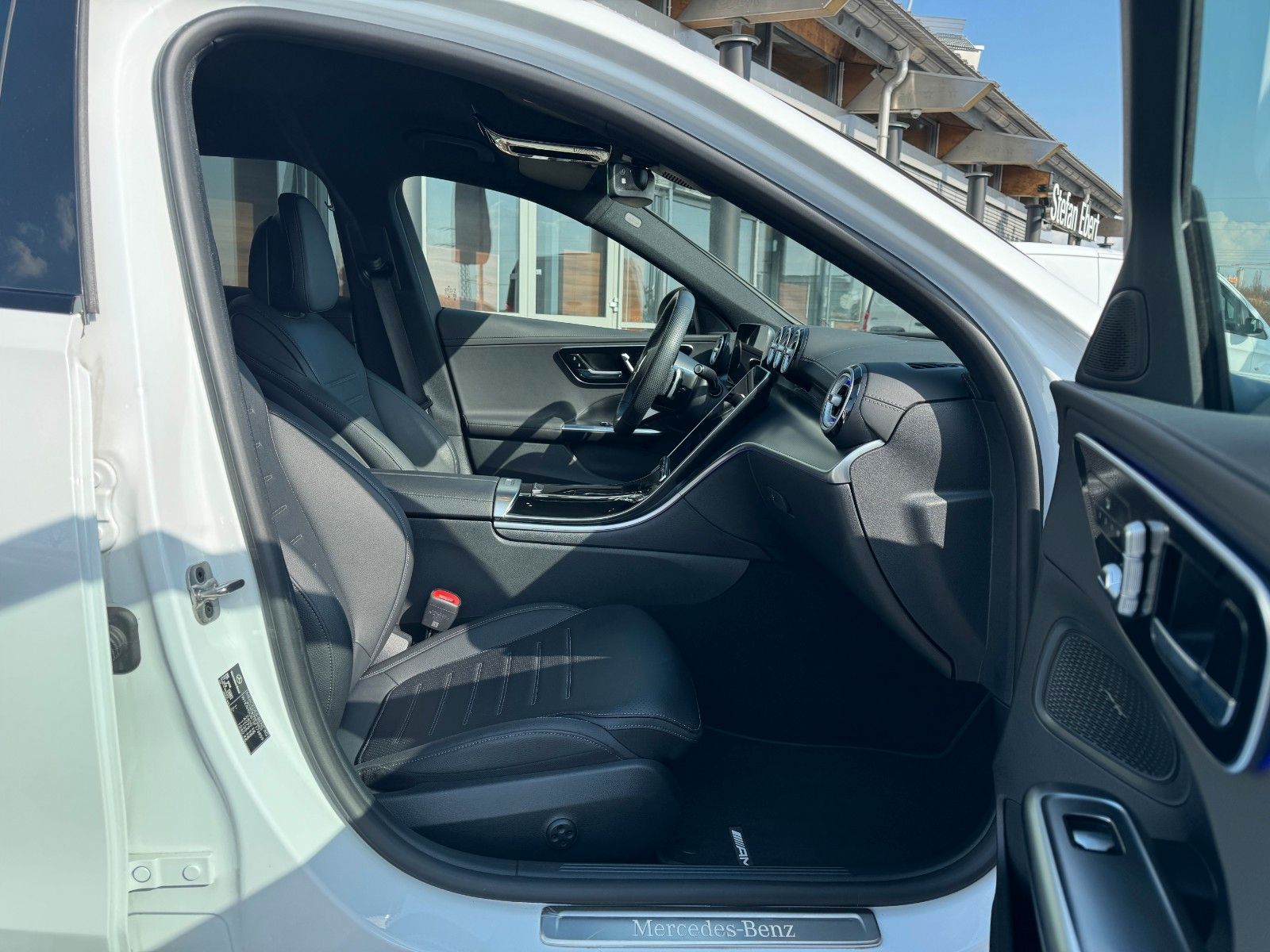 Fahrzeugabbildung Mercedes-Benz C 300 d T AMG NIGHT+AHK+MEMORY+TOTW+AMBIENTE
