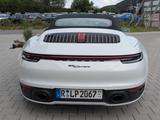 Porsche 992 Carrera Cabriolet Carrera - weiße Porsche 992