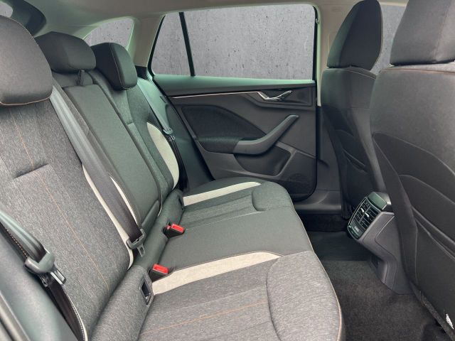 Scala 1.0 TSI Bluetooth LED Einparkhilfe