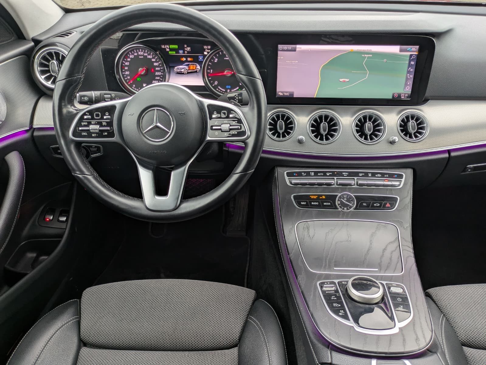 Fahrzeugabbildung Mercedes-Benz E 300 de AMG Night AVANTGARDE AHK*LED*BURMESTER