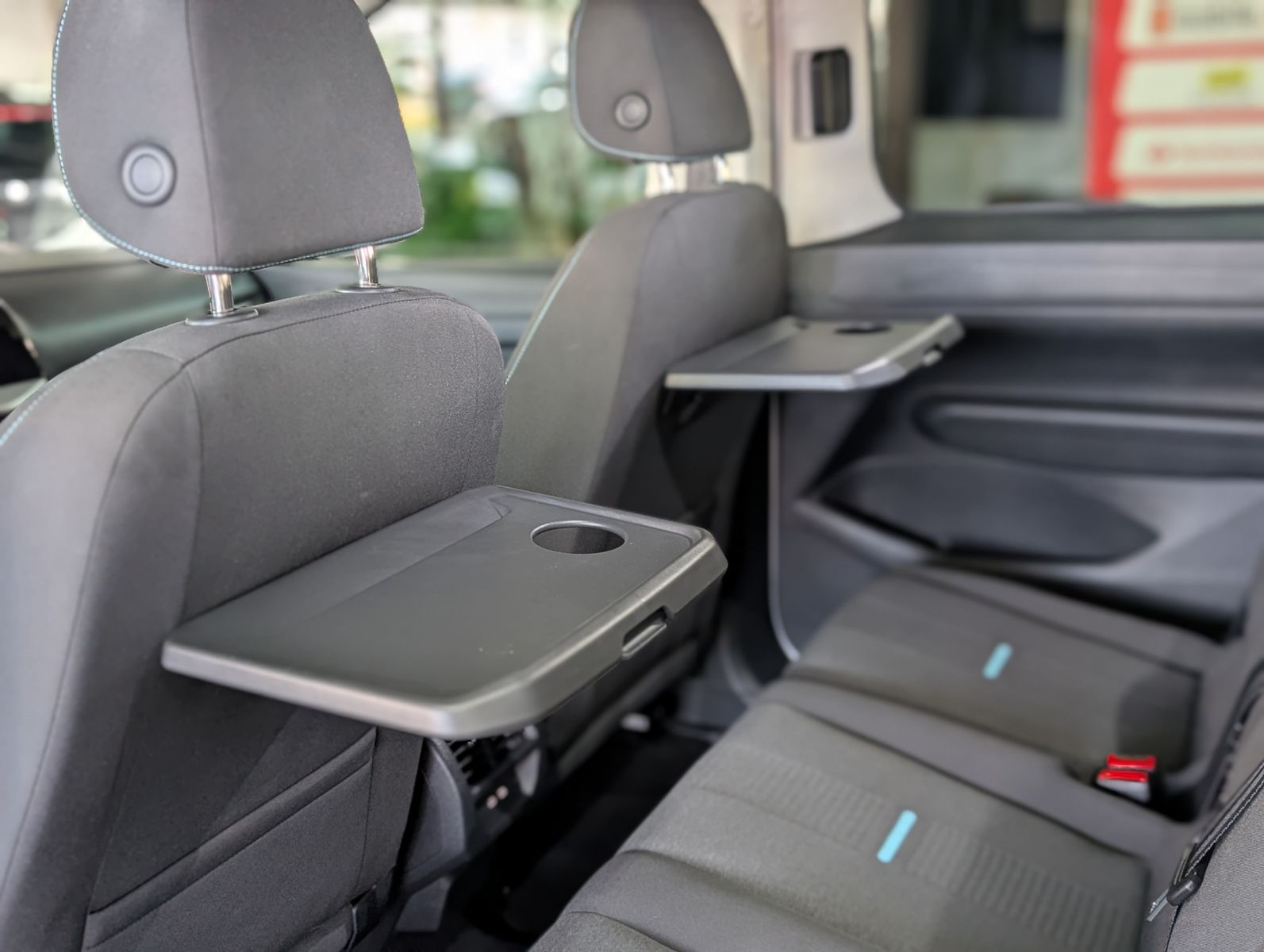 Fahrzeugabbildung Ford Tourneo Connect L2 Active 7-SI Bi-LED PANO AHK K