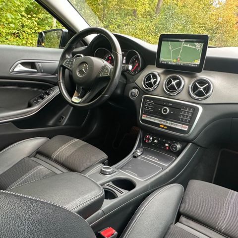 Mercedes-Benz GLA 220d 4Matic Urban-Navi-SZH-PDC-Rückfahrkamer