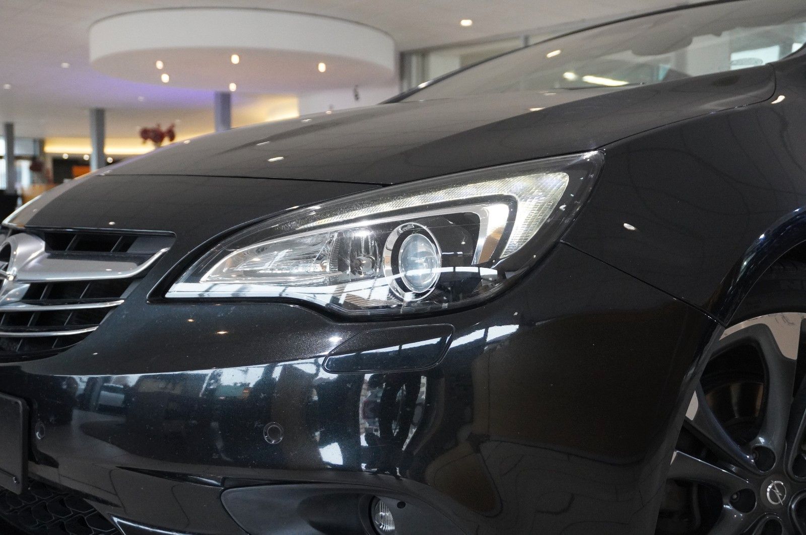 Fahrzeugabbildung Opel Cascada 2.0D INNOVATION BI-XENON/SHZ/SPORT/LEDER