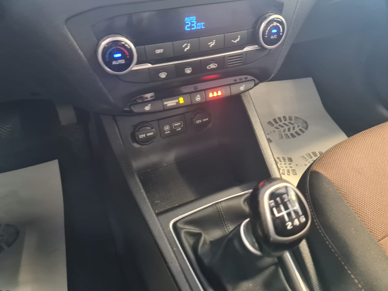 Fahrzeugabbildung Hyundai i20 Style / KLIMA / PANORAMADACH/GARANTIE