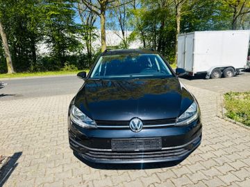 Volkswagen Golf - 8