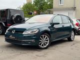 Volkswagen Golf VII Lim. Highline - Volkswagen Golf: Grün