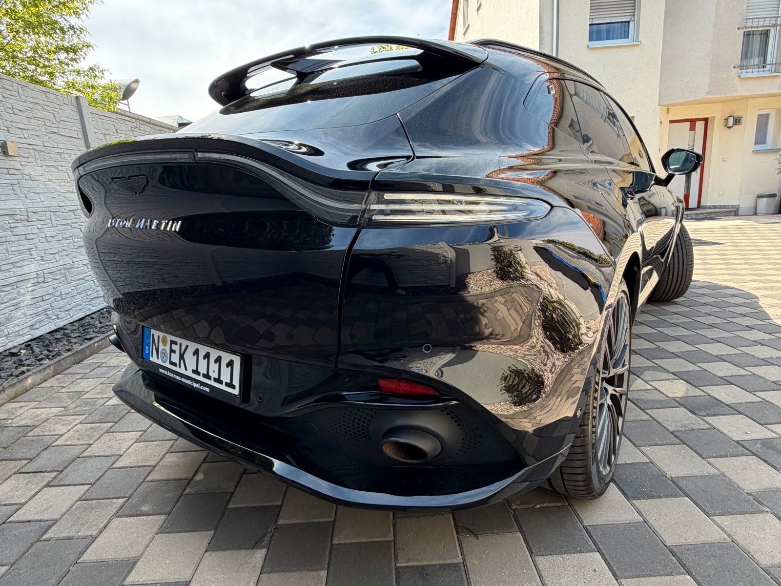 Aston Martin ASTON MARTIN DBX 4.0 V8 foto 2