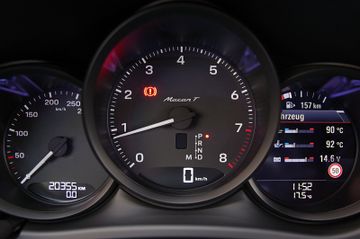 Porsche Macan T*Pano,ACC,Apple,BOSE,Carbon,SWA,Tempolim.