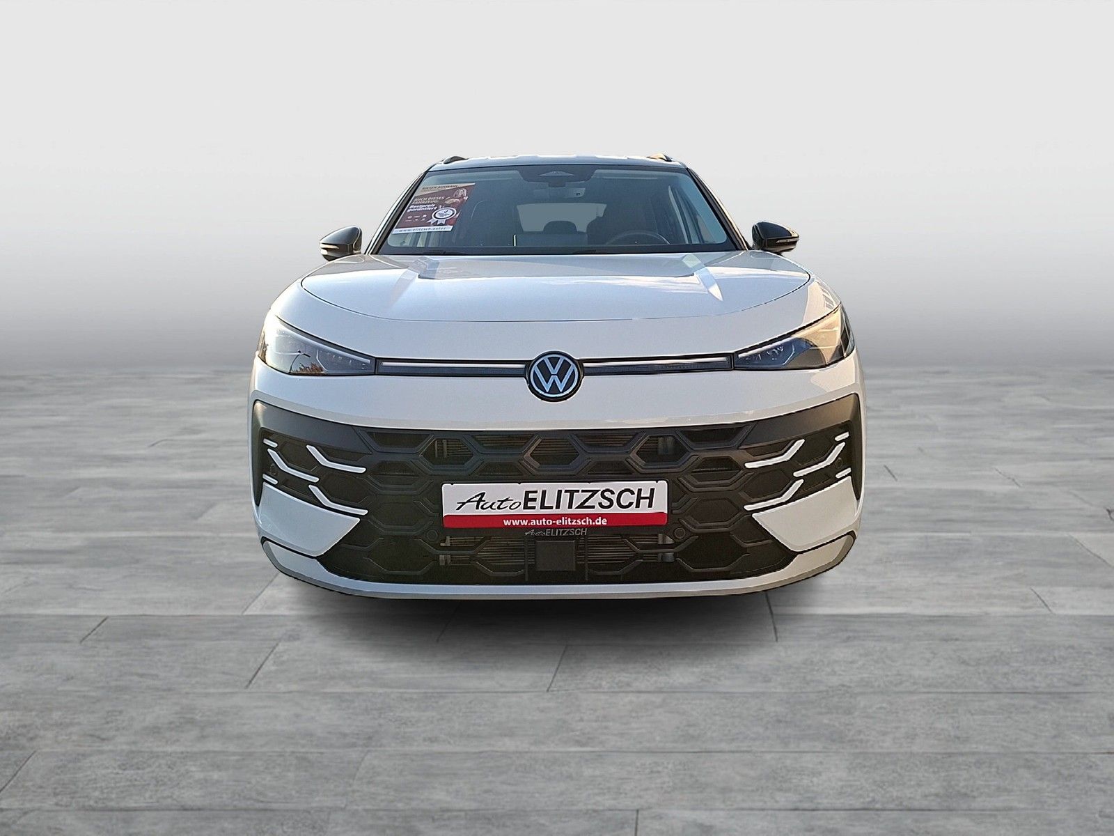 Fahrzeugabbildung Volkswagen T-Roc eTSI  Life DSG LEDplus Navi AID ACC RFK SH