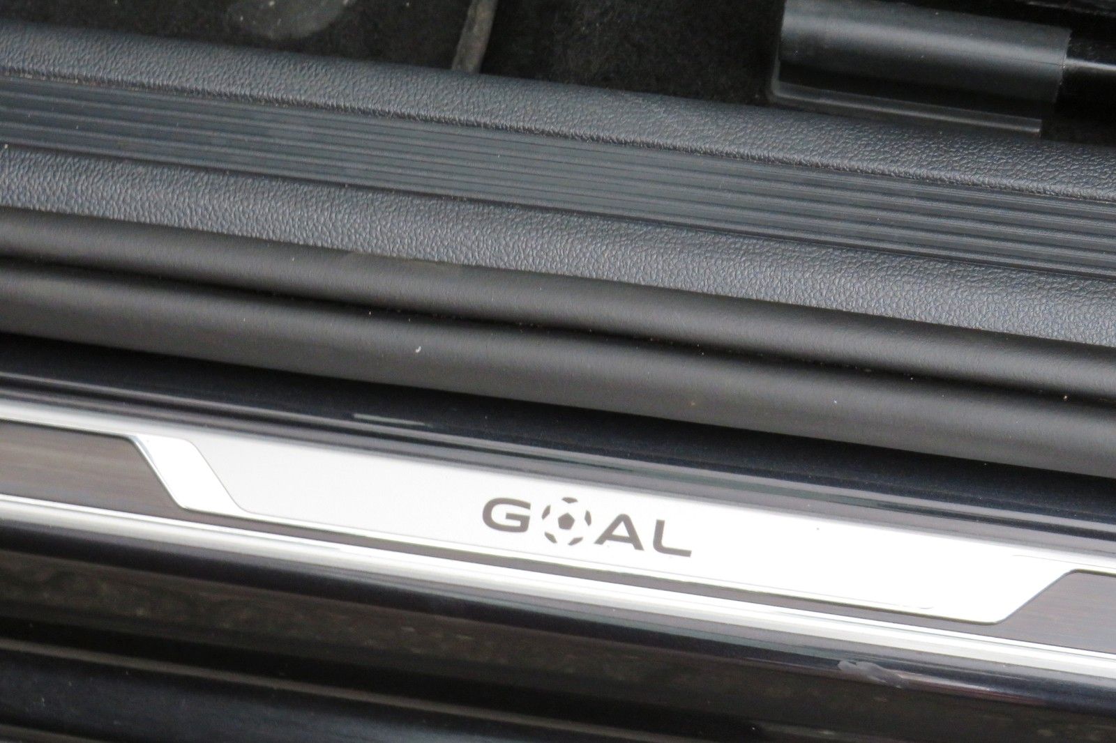 Fahrzeugabbildung Volkswagen T-CROSS DSG GOAL AHK PDC NAVI ASSISTENT-PA. 1.HD