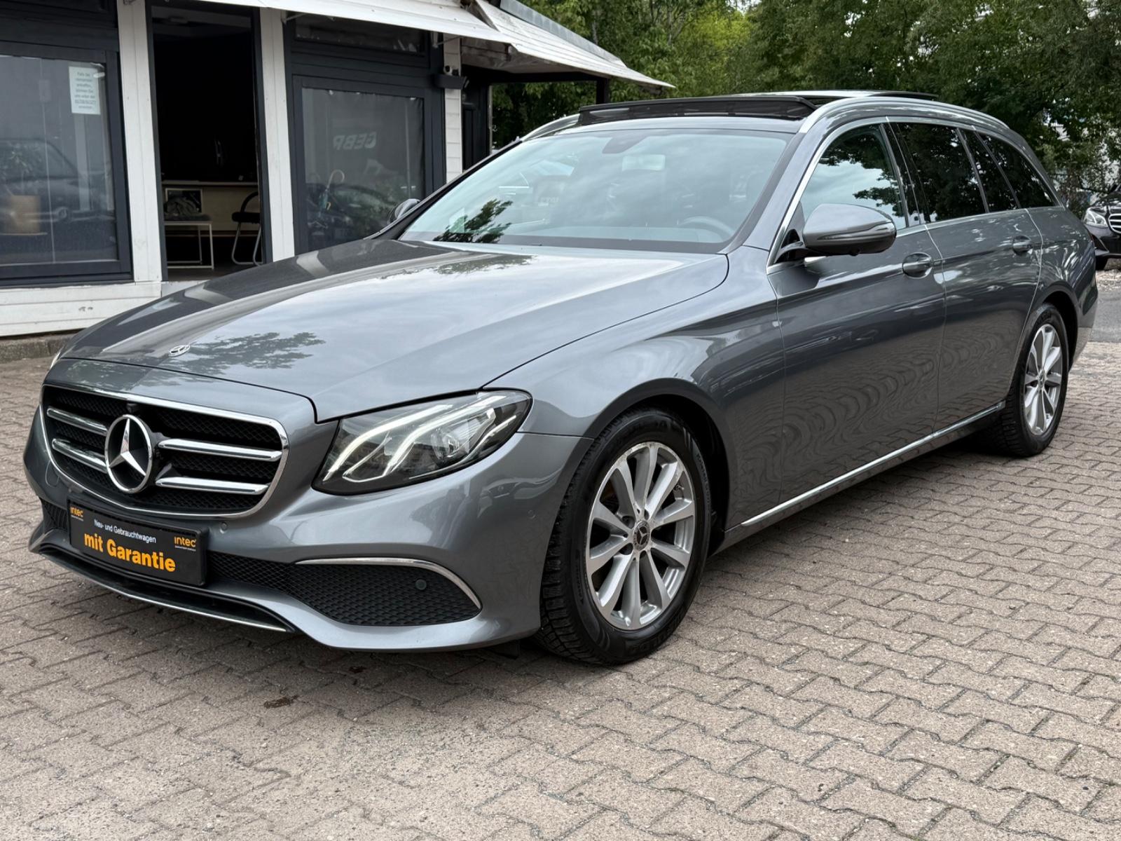 Mercedes-Benz E 200 E -Klasse T-Modell PANO*BURMESTER*360