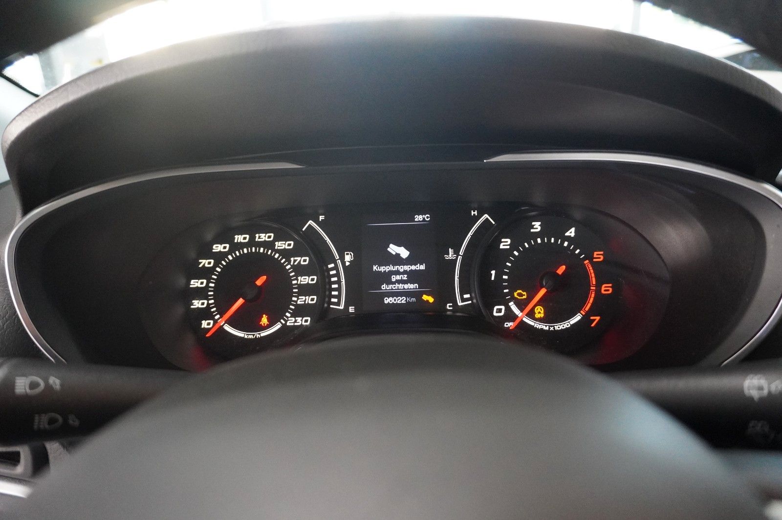 Fahrzeugabbildung Fiat Tipo 1.6D LIM. LOUNGE NAVI/LED/KAMERA/SHZ/TEMP.