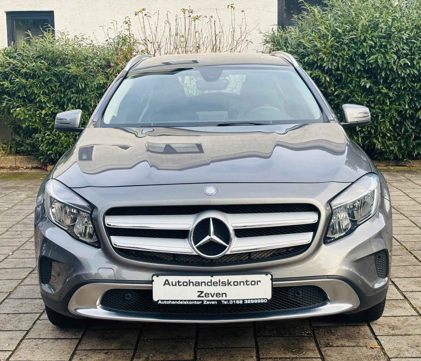 Mercedes-Benz GLA 220 CDI /d4Matic/Automatik/Navi/SHZ/R.kam/AHK