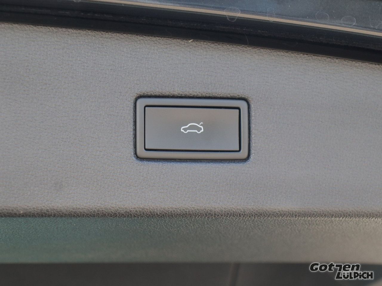 Fahrzeugabbildung Volkswagen Tiguan Active 1.5 TSI Navi LED PDC Rear View