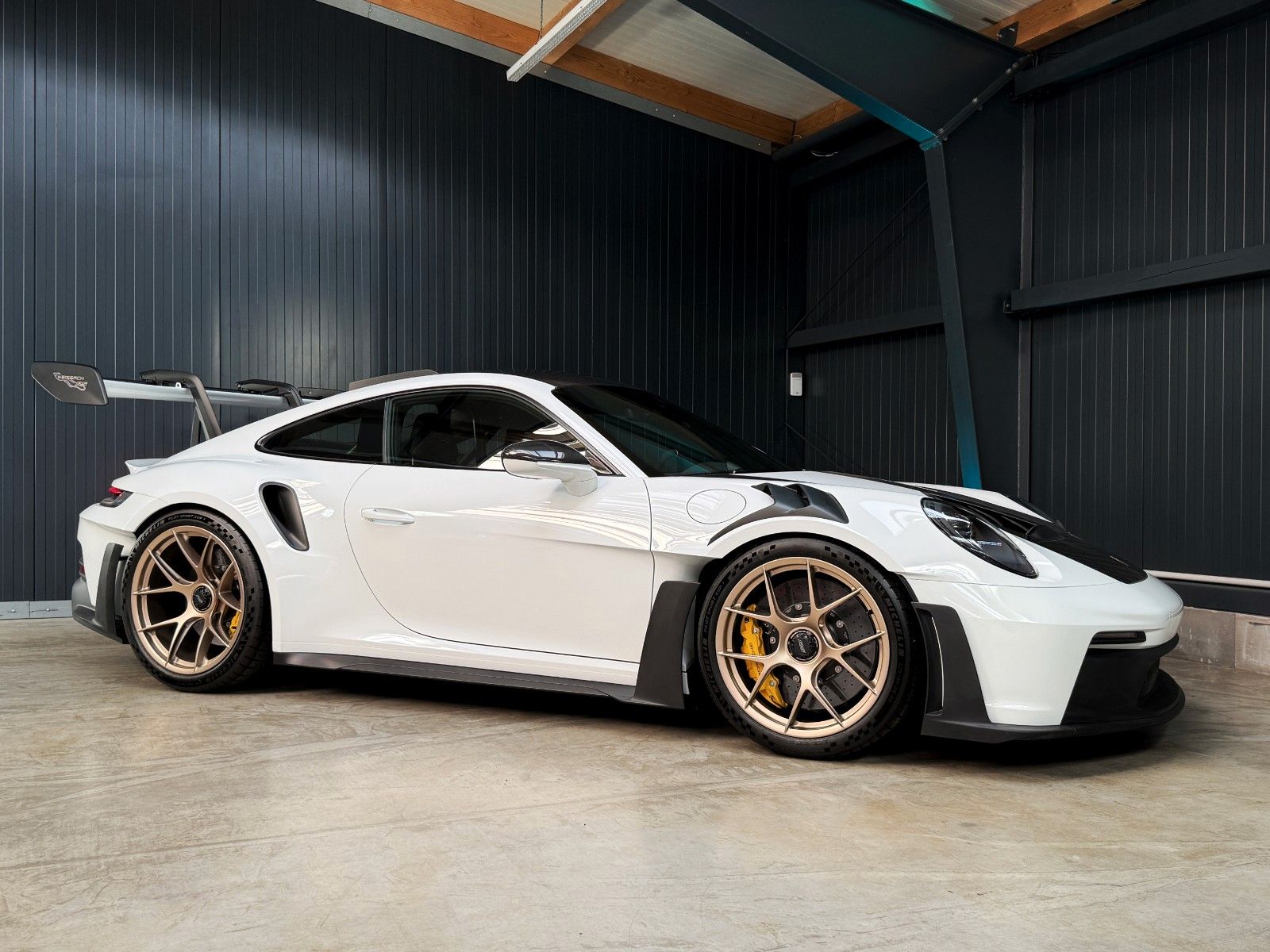 Fahrzeugabbildung Porsche 992 GT3RS + Weissach + PCCB + Clubsport + Magnes