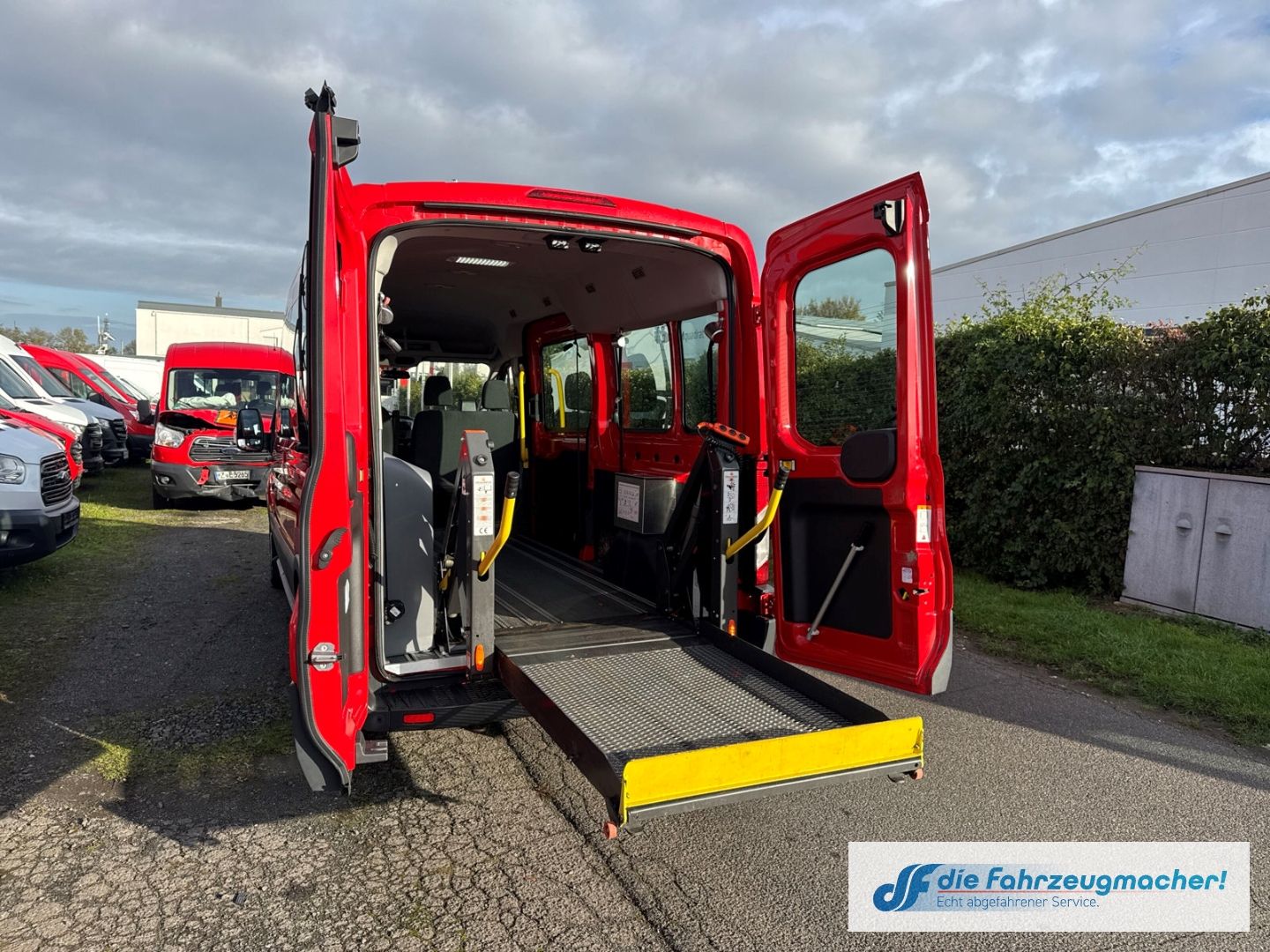 Fahrzeugabbildung Ford Transit Kombi 350 L3 Trend StandHZG *8431