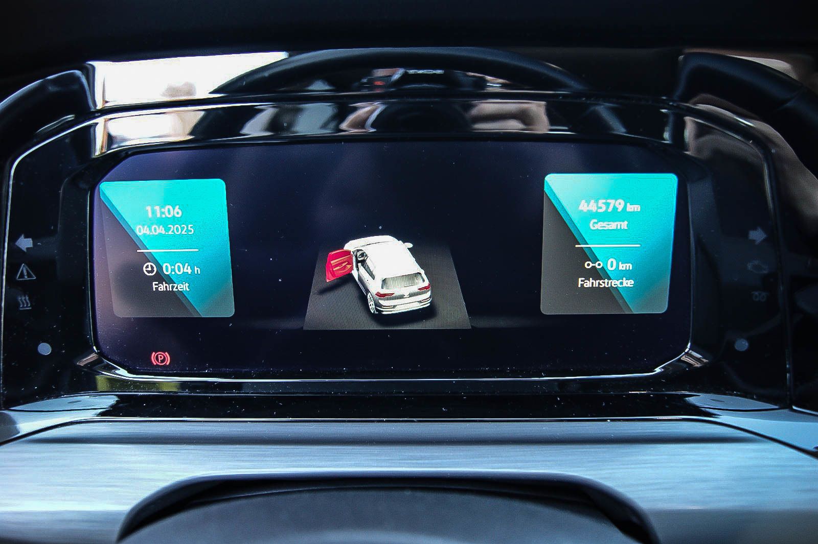 Fahrzeugabbildung Volkswagen Golf VIII 1.5eTSI DSG First Edition MATRIX ANHZV