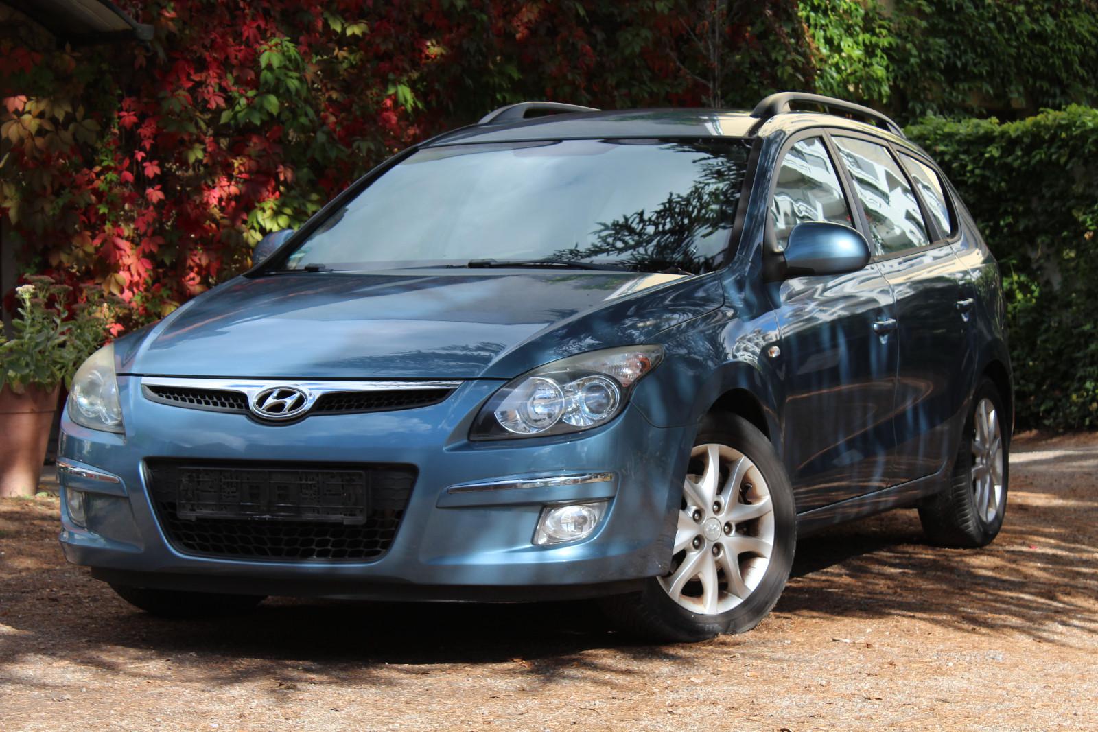 Hyundai i30 CW blue 1.6 CRDi Classic*TÜV 11/2027*