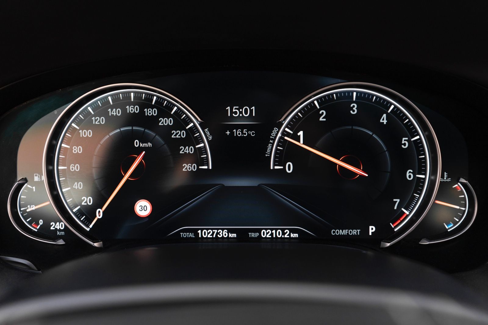 Fahrzeugabbildung BMW 750Li xDrive M SKY LUX LOUNGE HUD H&K TV ACC 360