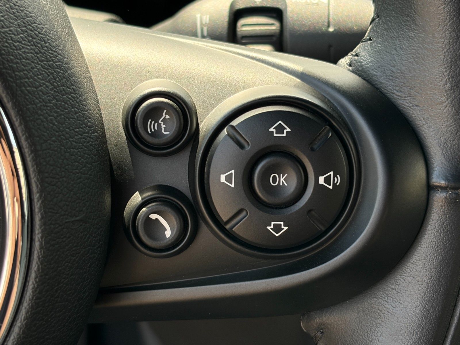 Fahrzeugabbildung MINI Cooper Cabrio Chili Tempomat LED PDC BT SHZ