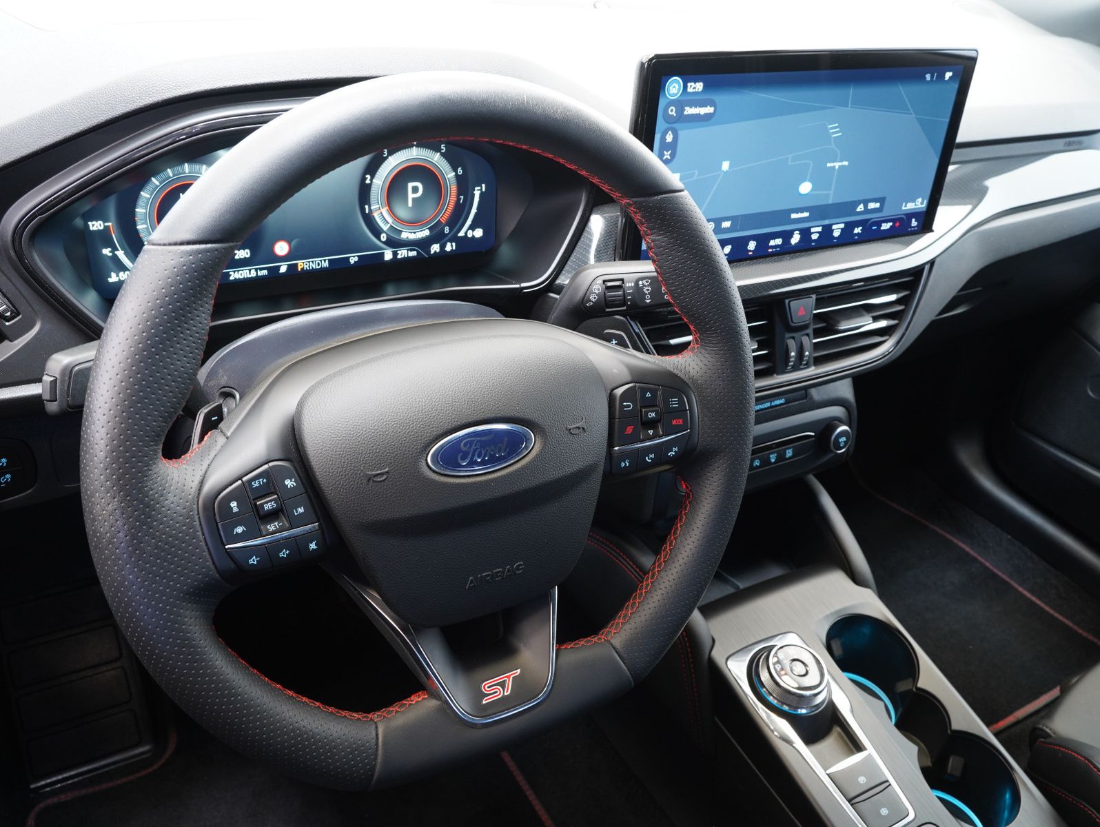 Fahrzeugabbildung Ford Focus ST X 2.3 EcoBoost LED/ACC/HEAD-UP/B&O