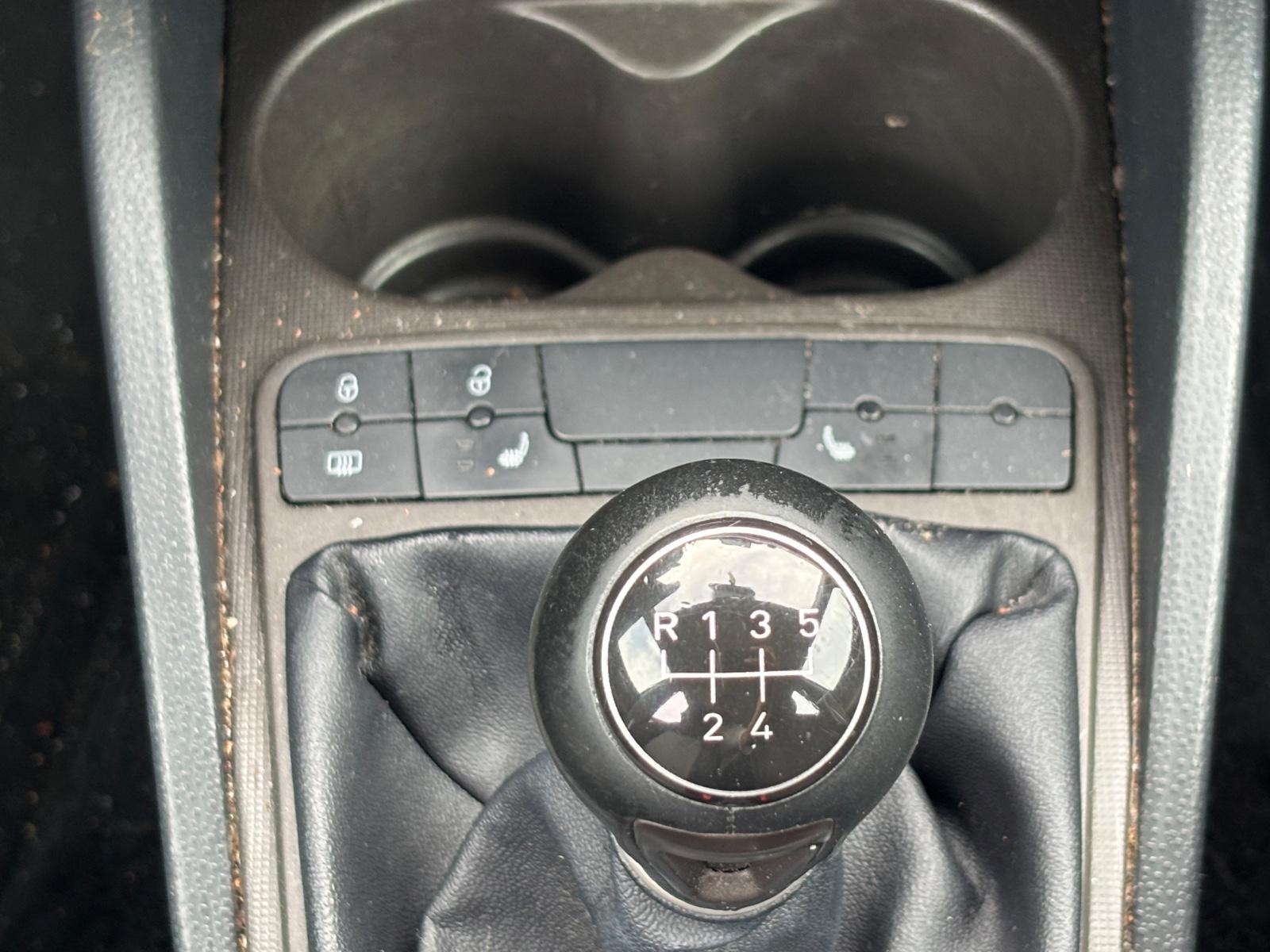 Seat Ibiza 2013 — photo 16