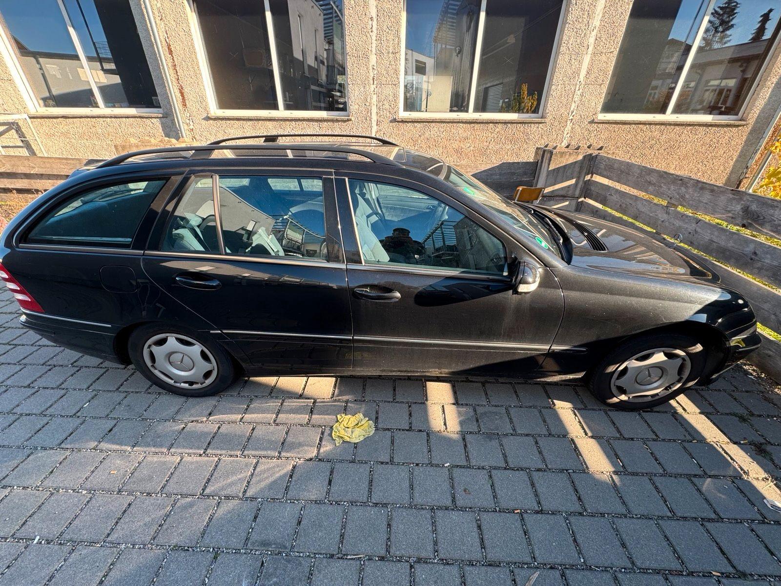Mercedes-Benz C180 2004 — engine 143 HP (105kW)