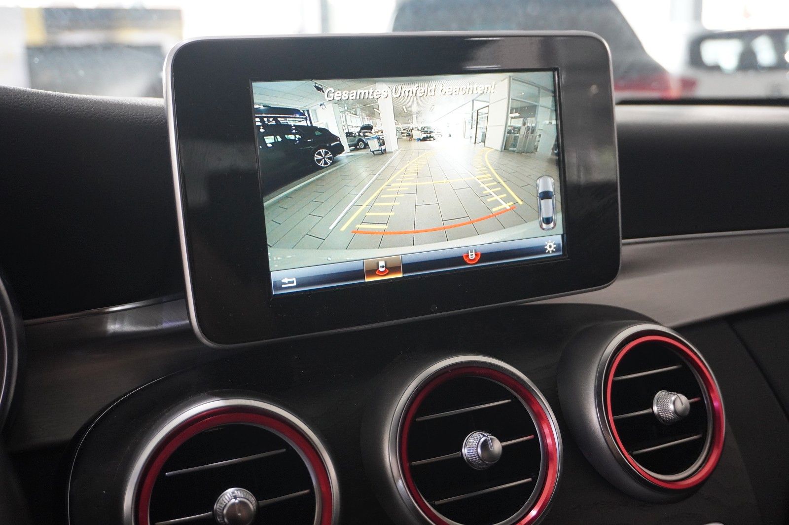 Fahrzeugabbildung Mercedes-Benz C 180 COUPE SPORT NAVI/LED/KAMERA/SPORT/SHZ/AMG