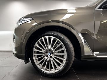 BMW X7 - 8