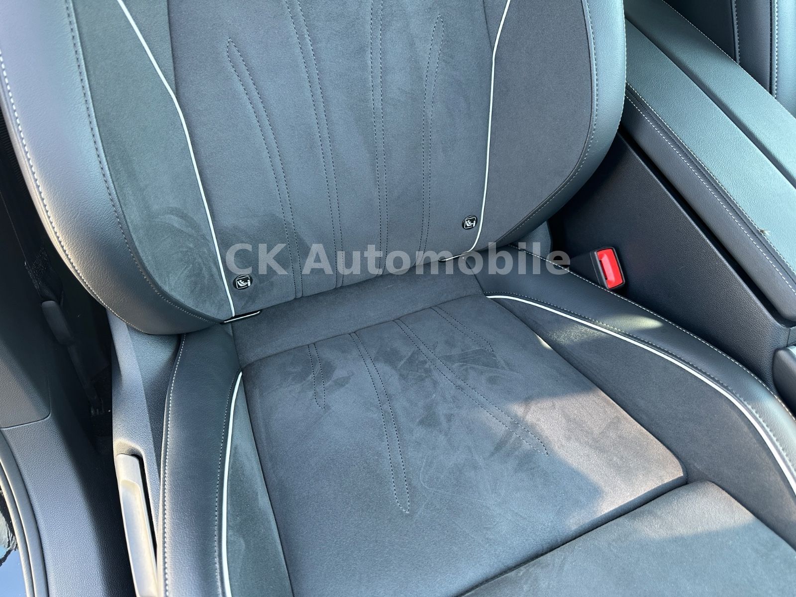 Fahrzeugabbildung Volkswagen Passat Variant 2.0 TDI Elegance/Kamera/ACC/LED