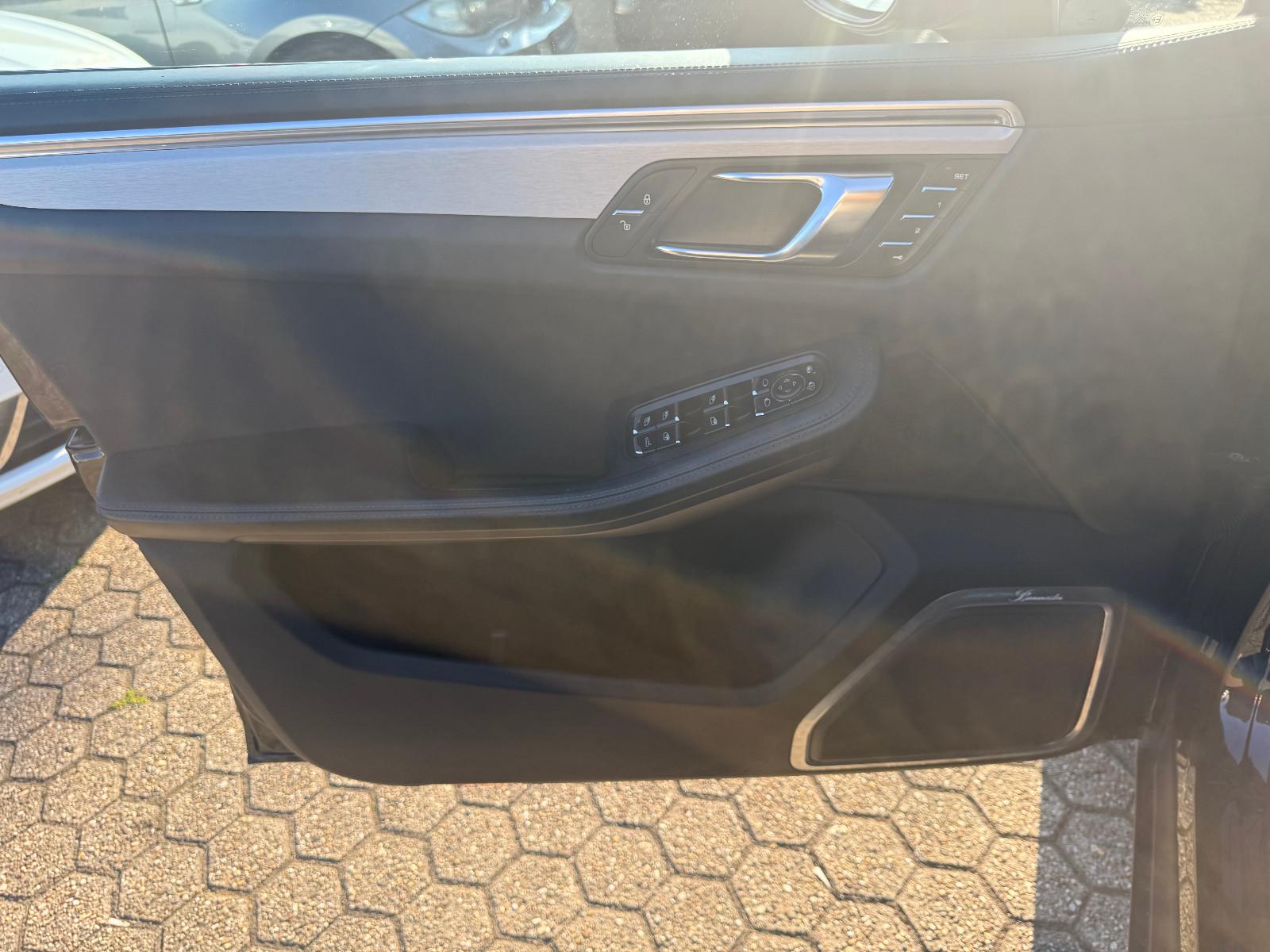Porsche Macan Turbo*ACC*CAM*AHK*PANO