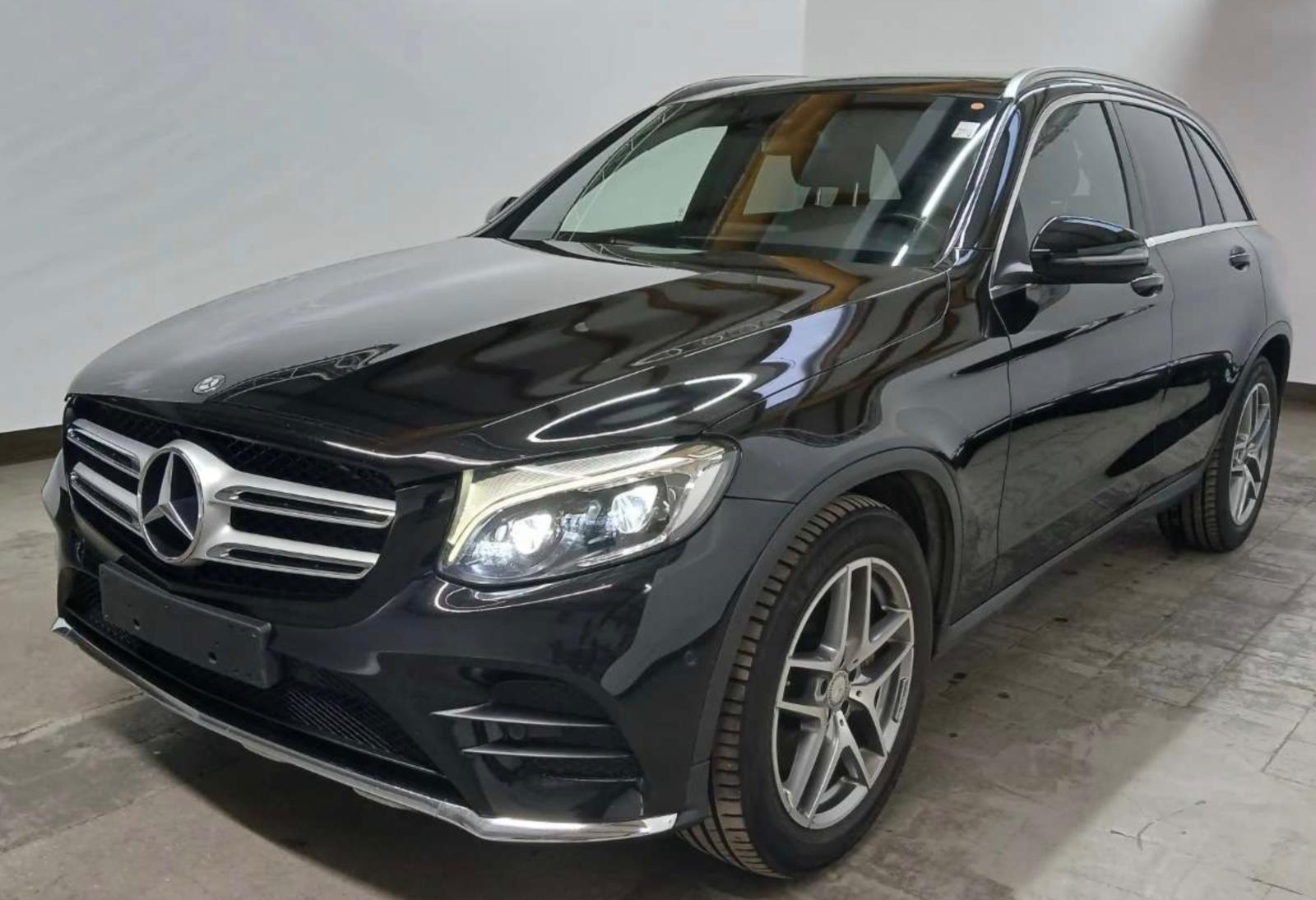 Mercedes-Benz GLC 220d AMG Line /Panorama/Alcantara/Ambientb.