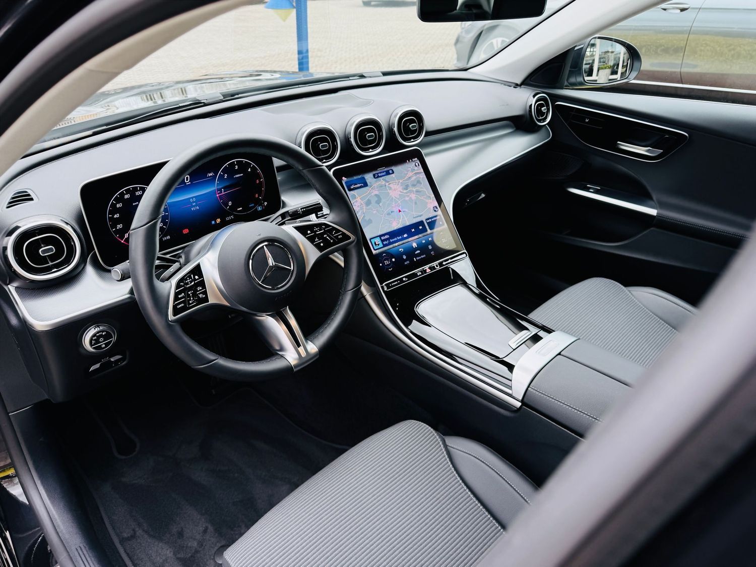 Fahrzeugabbildung Mercedes-Benz C 220 d AVANTGARDE, 360°, AHK, LED, PTS, Navi, S