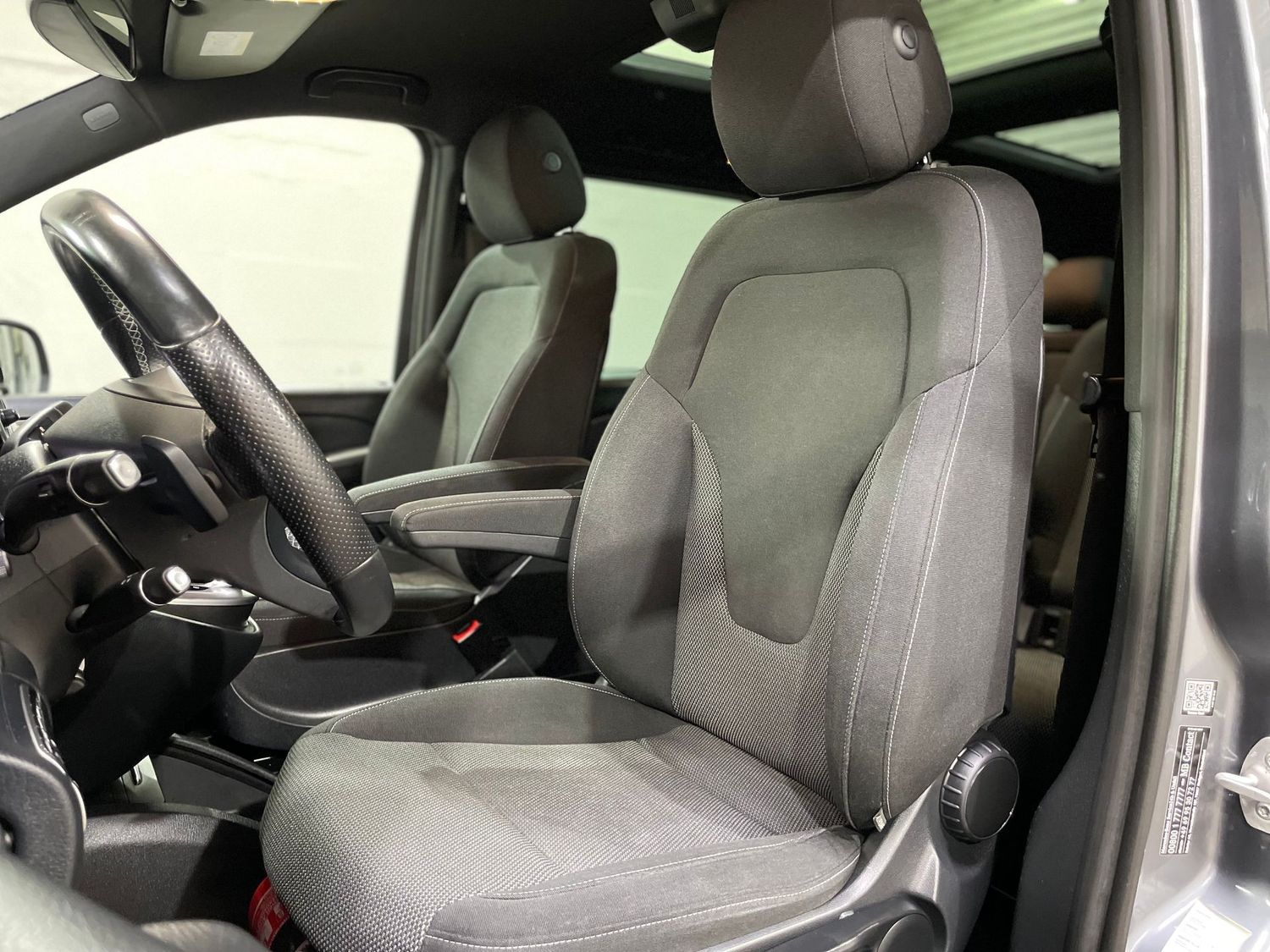 Fahrzeugabbildung Mercedes-Benz V 250 EDITION 4MATIC lang #LED#Pano#2x e-Türen