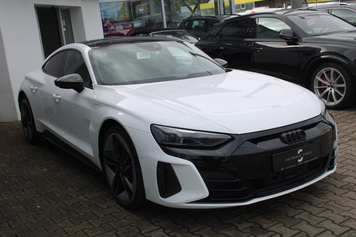 Audi e-tron RS GT quattro Carbon Matrix Top-View Pano