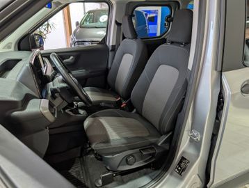 Ford Tourneo Courier Trend Tempomat  Digitaler Tacho