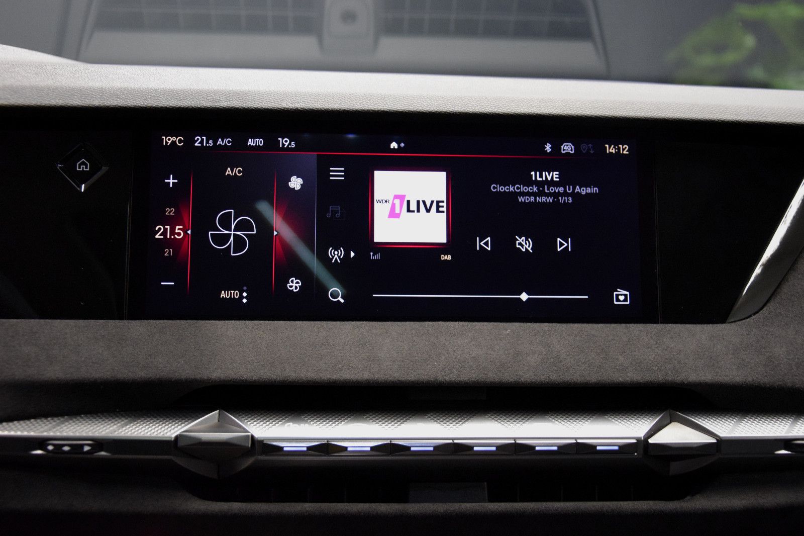 Fahrzeugabbildung DS Automobiles DS4 Performance Line Pano Sitzheizung