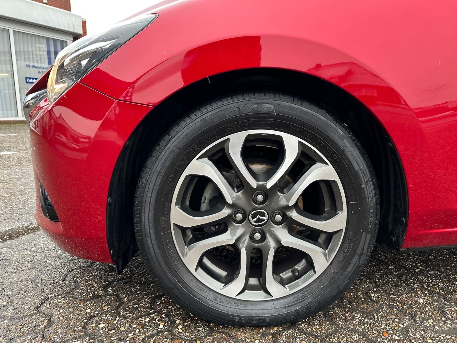 Fahrzeugabbildung Mazda 2 1.5 SKYACTIV-G 90 Nakama GRA/Sitzhzg/Einparkh