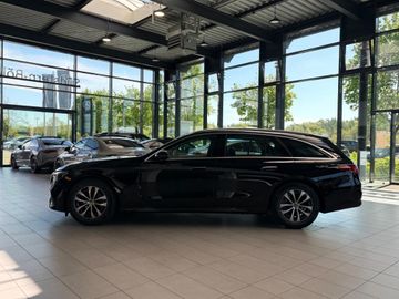 Mercedes E 220 - 2
