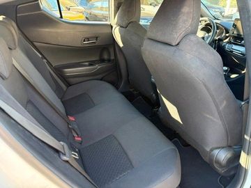 Toyota C-HR - 12