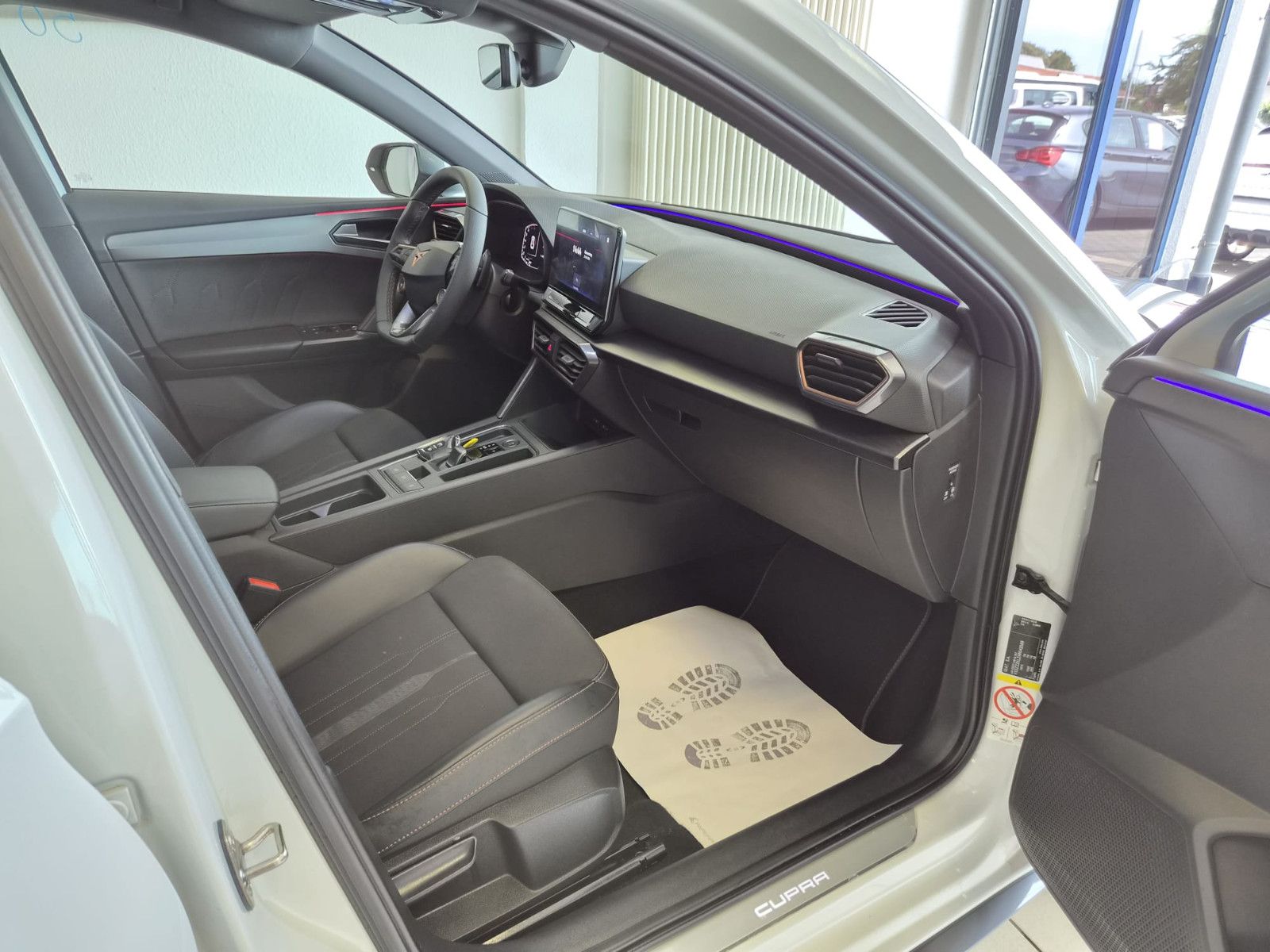 Fahrzeugabbildung CUPRA Leon VZ / PANO / LED / KAMERA / NUR 42TKM