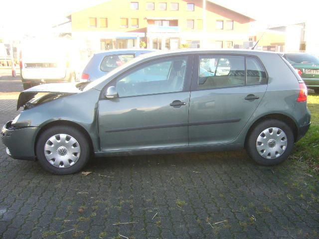 Volkswagen Golf V Lim. Trendline Frontschaden