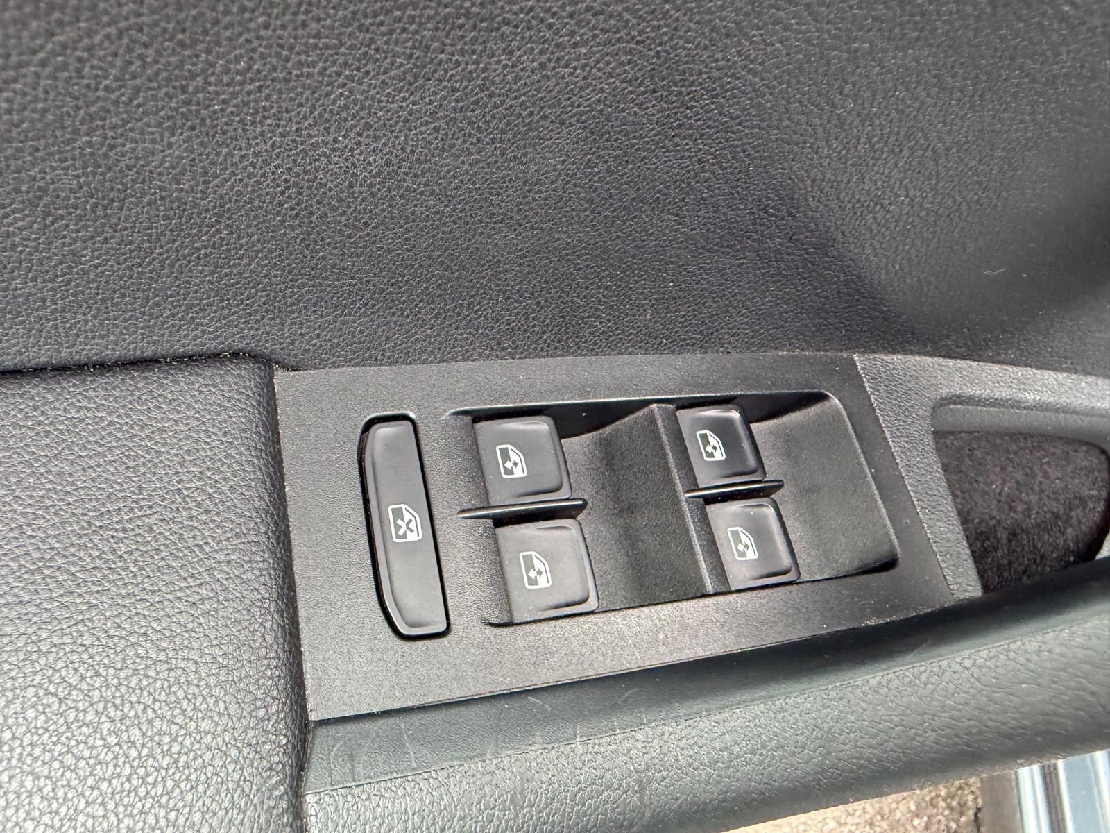 Skoda Octavia Combi RS Klima Navi Xenon -nur 73.000km!