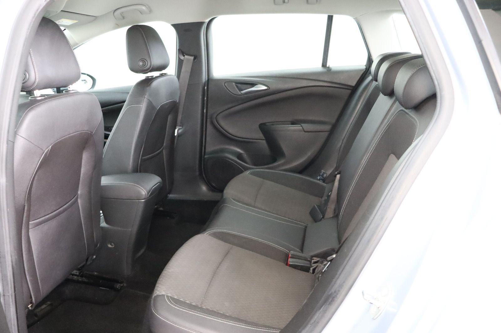 Fahrzeugabbildung Opel Astra K Sports Tourer * Navi * HU/AU neu *