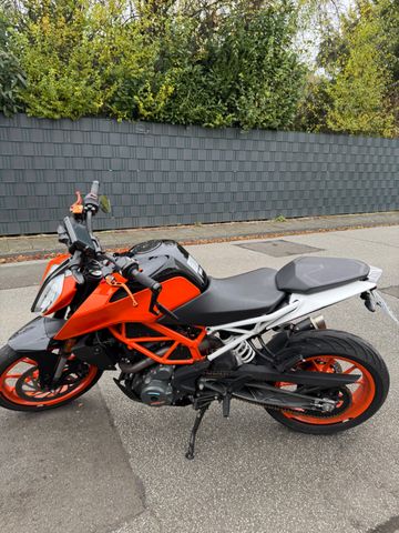 KTM Duke 390