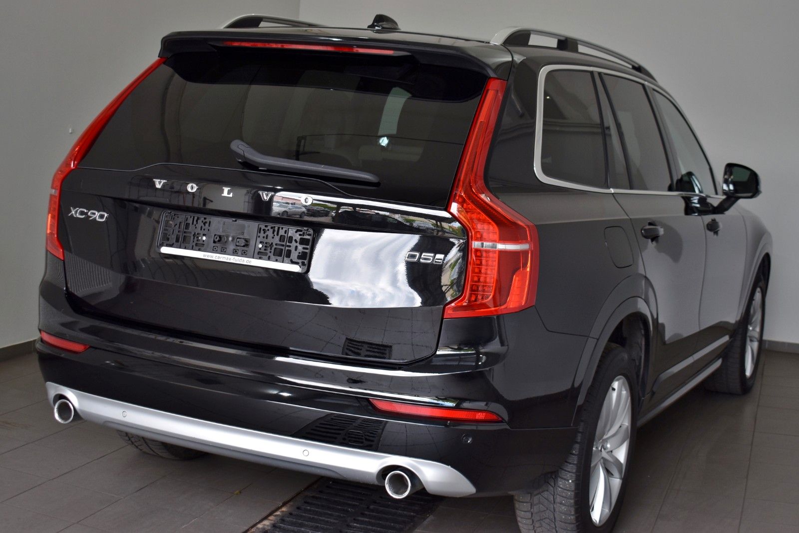 Fahrzeugabbildung Volvo XC90 Momentum D5 AWD Leder,Navi,LED,Pilot Assist